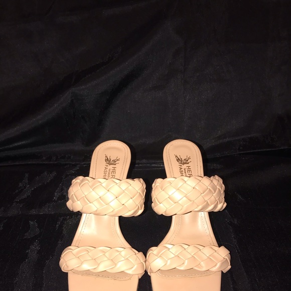 Tan mules - Picture 7 of 7